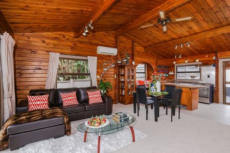 Photo of property in 9 Rewa Street, New Lynn, Auckland, 0600