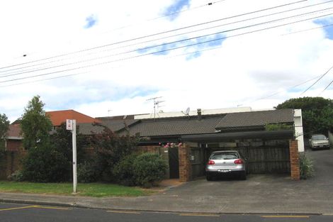 Photo of property in 2/4 Omana Road, Milford, Auckland, 0620