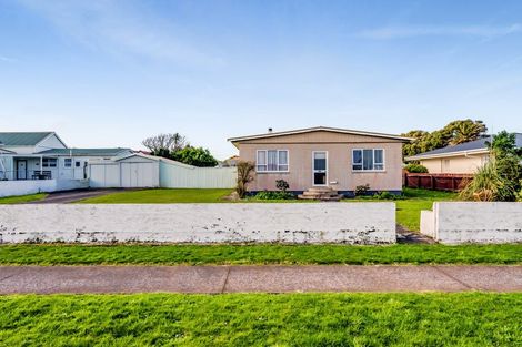 Photo of property in 139 Tasman Street, Opunake, 4616