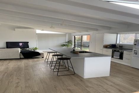 Photo of property in 5 Frosses Place, Massey, Auckland, 0614