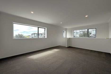 Photo of property in 63 Te Oneroa Way, Long Bay, Auckland, 0630