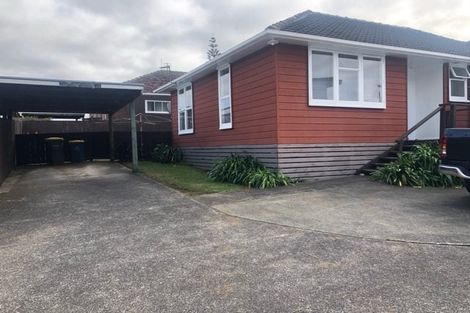 Photo of property in 3164 Great North Road, New Lynn, Auckland, 0600