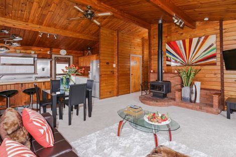 Photo of property in 9 Rewa Street, New Lynn, Auckland, 0600