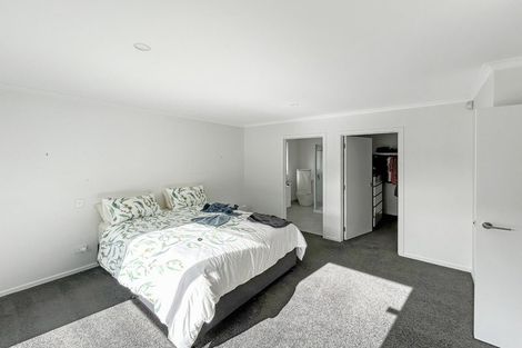 Photo of property in 26 Sardinia Grove, Fitzherbert, Palmerston North, 4410