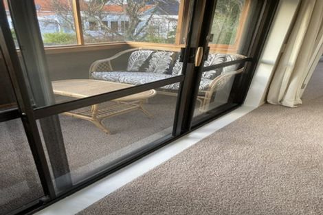Photo of property in 2/136 Karori Road, Karori, Wellington, 6012