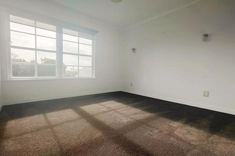 Photo of property in 33b Gill Avenue, Te Atatu Peninsula, Auckland, 0610
