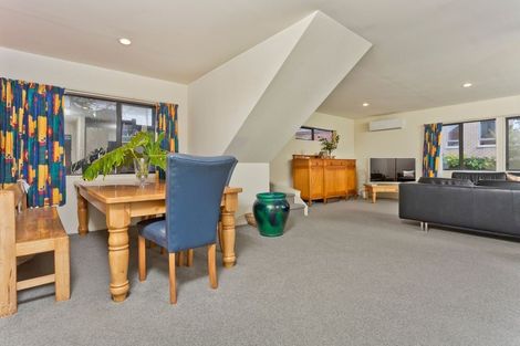 Photo of property in 37 Fields Parade, Oteha, Auckland, 0632