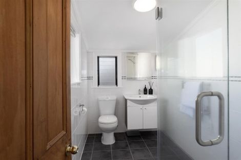 Photo of property in 1/86 Birkenhead Avenue, Birkenhead, Auckland, 0626