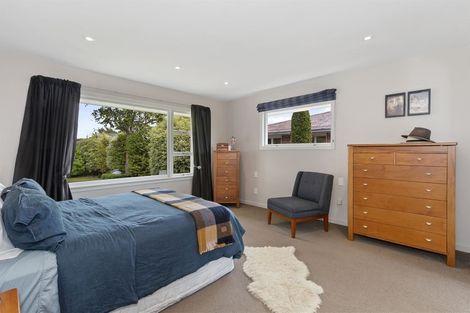 Photo of property in 16 Hadlow Place, Burnside, Christchurch, 8041