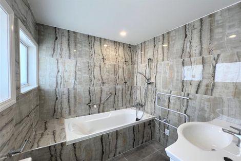 Photo of property in 21 Castleton Street, Birkdale, Auckland, 0626