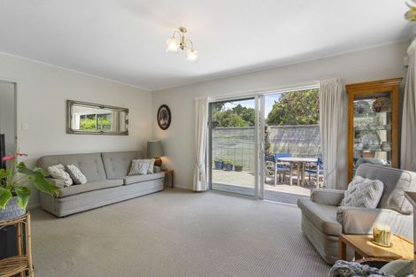 Photo of property in 71 Hartley Terrace, Massey, Auckland, 0614