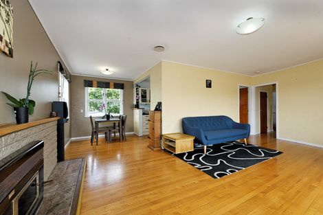 Photo of property in 22 Sarona Avenue, Glen Eden, Auckland, 0602