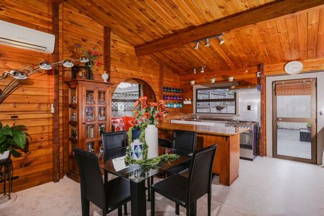 Photo of property in 9 Rewa Street, New Lynn, Auckland, 0600