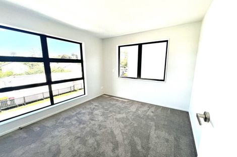 Photo of property in 20b Clovelly Road, Bucklands Beach, Auckland, 2012