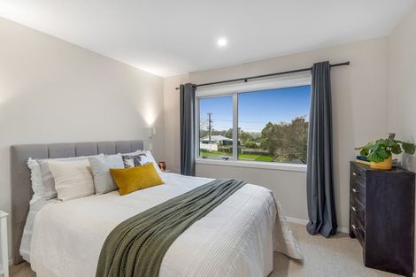Photo of property in 2/321 Triangle Road, Massey, Auckland, 0614