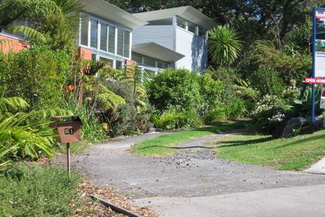 Photo of property in 21a/1 Cleve Road, Green Bay, Auckland, 0604