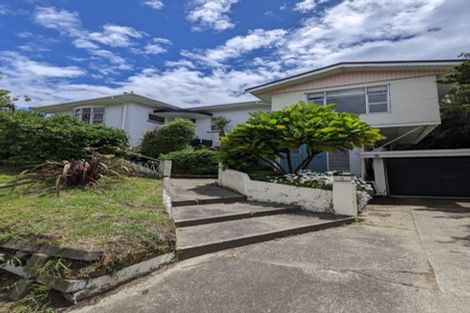 Photo of property in 5 Golf Road, Paraparaumu Beach, Paraparaumu, 5032