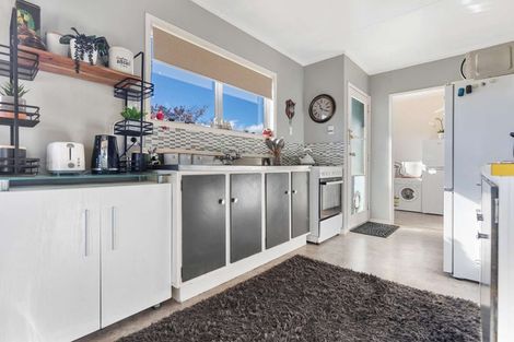 Photo of property in 19a Pohutukawa Drive, Owhata, Rotorua, 3010