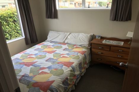 Photo of property in 15 Nukumea Common, Orewa, 0931