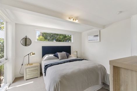 Photo of property in 8 Shanaway Rise, Hillcrest, Auckland, 0627