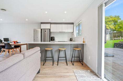 Photo of property in 37 Clyma Place, Massey, Auckland, 0614