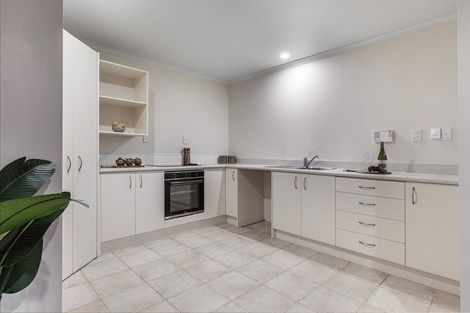 Photo of property in 16 Elder Place, Massey, Auckland, 0614