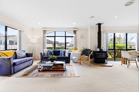 Photo of property in 8 Russett Grove, Henderson, Auckland, 0612