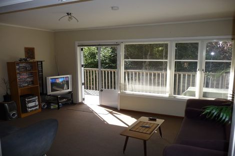 Photo of property in 32 Kervil Avenue, Te Atatu Peninsula, Auckland, 0610