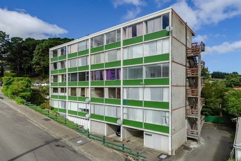 Photo of property in Beresford Apartments, 16/118u Russell Terrace, Berhampore, Wellington, 6023