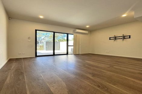 Photo of property in 83 Morihana Close, Glen Eden, 0602