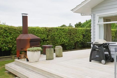 Photo of property in 14 Leybourne Avenue, Waikanae, 5036