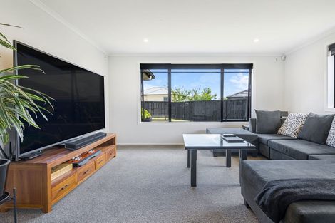 Photo of property in 8 Remana Crescent, Huapai, Kumeu, 0810