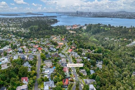 Photo of property in 9 Langstone Place, Chatswood, Auckland, 0626