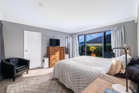 Photo of property in 24 Foresters Crescent, Parklands, Christchurch, 8083