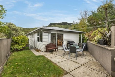Photo of property in 68 Larsen Crescent, Tawa, Wellington, 5028