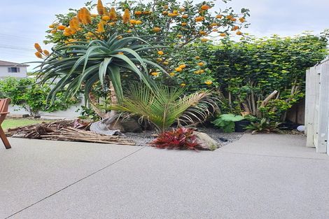 Photo of property in 1/32 Beach Road, Castor Bay, Auckland, 0620