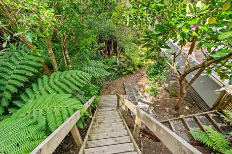 Photo of property in 140 Chelsea View Drive, Chatswood, Auckland, 0626