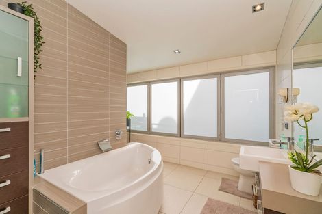 Photo of property in 8 Hei Esplanade, Whitianga, 3510