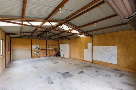 Photo of property in 42 Heta Road, Highlands Park, New Plymouth, 4312