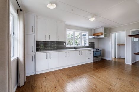 Photo of property in 74 Forest Hill Road, Henderson, Auckland, 0612