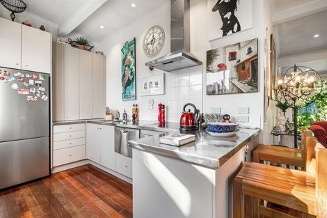 Photo of property in 1/10 Marsh Avenue, Forrest Hill, Auckland, 0620