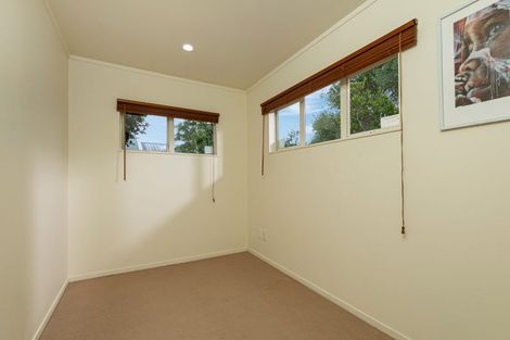 Photo of property in 2/2 Evan Street, Belmont, Auckland, 0622