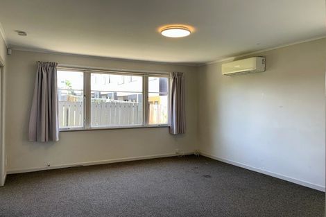Photo of property in 90 Matipo Road, Te Atatu Peninsula, Auckland, 0610