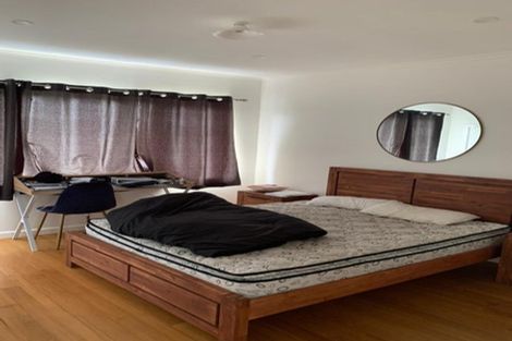 Photo of property in 32 Reid Road, New Lynn, Auckland, 0600