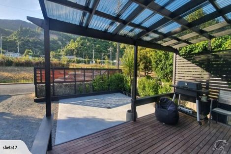 Photo of property in 14 Golf Road, Manor Park, Lower Hutt, 5019