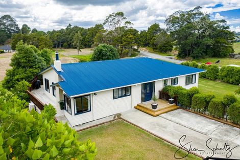 Photo of property in 1884 Paparoa Valley Road, Paparoa, 0571