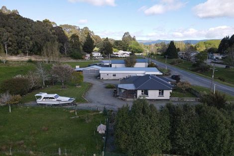 Photo of property in 32 Level Street, Dipton, 9791