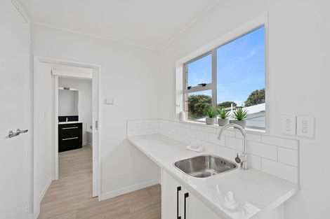 Photo of property in 6a&b Simcox Street, Otaki Beach, Otaki, 5512
