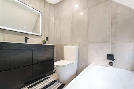 Photo of property in 1/22 Rangatira Road, Birkenhead, Auckland, 0626