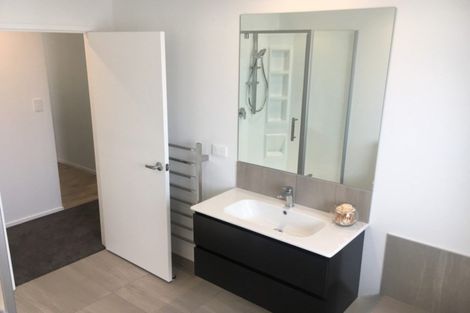 Photo of property in 19 Papa Orchard Drive, Kumeu, 0810